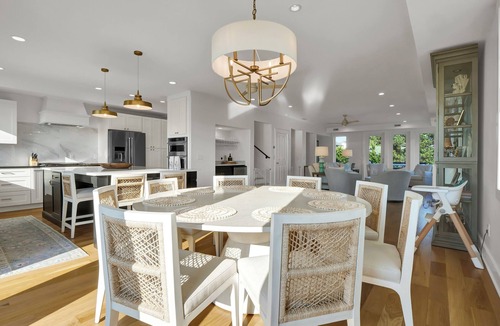 Wrightsville Beach House | Luxurious Coastal Retreat Close to the Beach with Water Views
