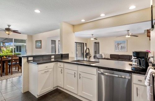 Kona Palisades House | Luxurious Makai Villa with Pool and Ocean Views