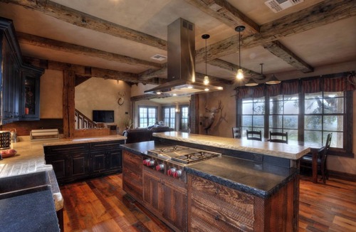Willow City House | Luxurious Mountain Home With a Breathtaking View