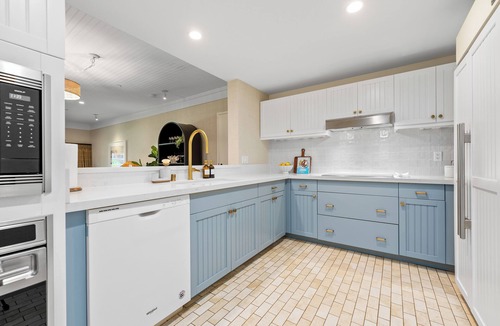 Kahuku Villa | Luxurious Oceanfront 3BR Villa – Turtle Bay, Steps to Beach w/Pool+AC+Wifi