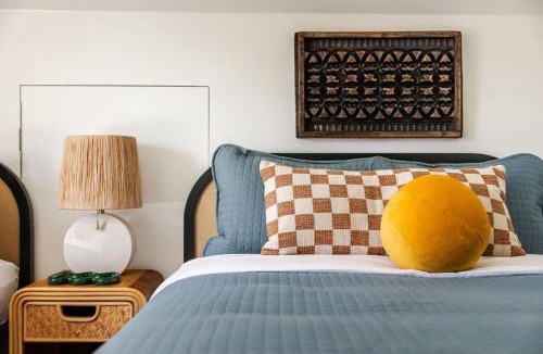 Thunderbolt House | Luxurious Savannah Retreat Private Pool & Spa