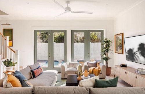 Thunderbolt House | Luxurious Savannah Retreat Private Pool & Spa