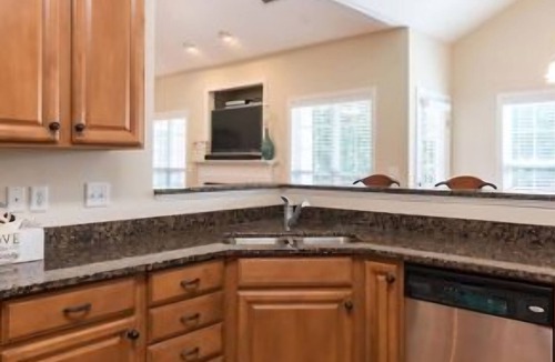 Fair Play House | Luxurious & Spacious Lake Hartwell Home near Clemson, Anderson, and Greenville.