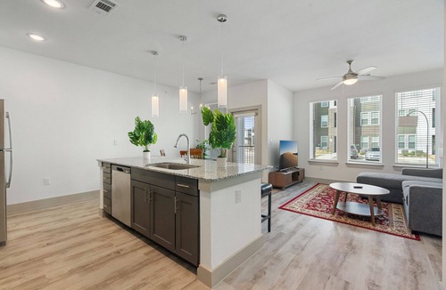 Stony Ridge North Apartment | Luxury 1BD/1BA Near Airport 3498