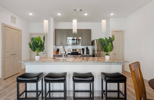 Stony Ridge North Apartment | Luxury 1BD/1BA Next to Airport 8653