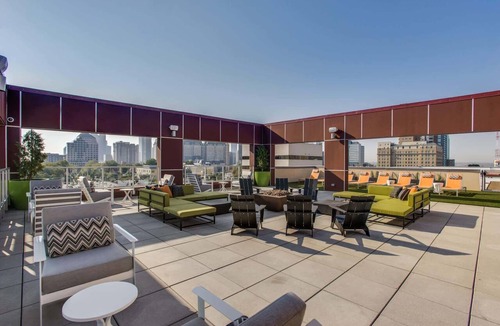 Uptown Apartment | Luxury 1BD | Uptown | Sleeps 4 | Parking