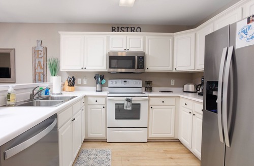 Pawleys Island Condo | Luxury 1st Floor! 3BD True Blue Resort Golf, Pawleys Beach 3 min drive, 4 Pools