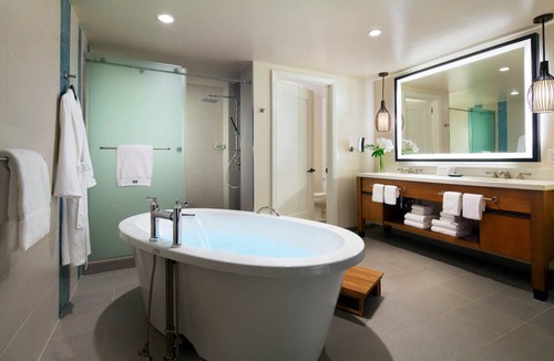 Honokowai Villa | Luxury 2 BR Villa, sleeps 6, on Maui's World Famous Kaanapali Beach