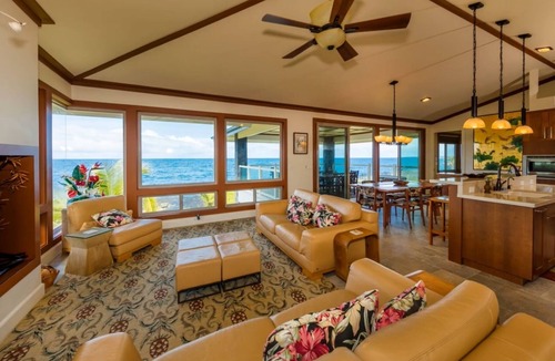 Keaau House | Luxury 2-Story Oceanfront with Pool and Air Conditioned Comfort