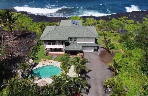 Keaau House | Luxury 2-Story Oceanfront with Pool and Air Conditioned Comfort