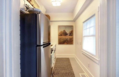 Thomas Square Apartment | Luxury 2BR/1BA in a Restored 1920s Savannah Home