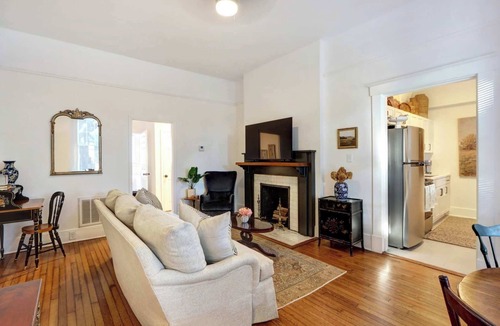 Thomas Square Apartment | Luxury 2BR | Historic Savannah Home