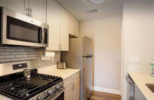 McNeil House | Luxury 2BR Retreat Near The Domain Marble Showers + New Remodel
