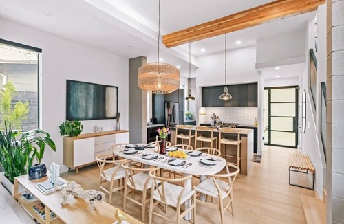 Austin House | Luxury 3BR Home | Minutes from UT Campus