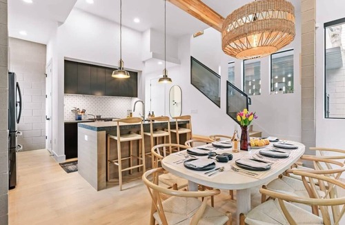 Austin House | Luxury 3BR Home | Minutes from UT Campus