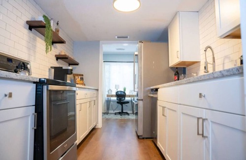 Winston - Salem House | Luxury 3BR Townhome - Sleep 6
