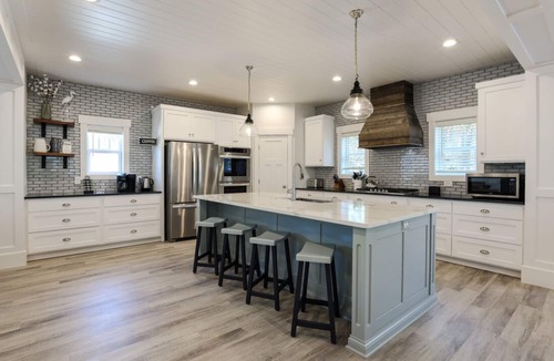 North Forest Beach House | Luxury 7 BR, 3rd Row, Pool & Spa; Sept 5-12 week OPEN! Short Term Rental#069778