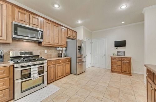 Kemp House | Luxury 90-acre 5BR Ranch near Cedar Creek