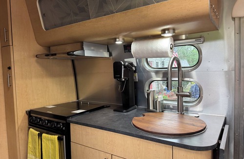 Concord House | Luxury Airstream Retreat with Fire Pit & French Breakfast