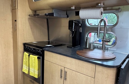 Concord House | Luxury Airstream Retreat with Fire Pit & French Breakfast