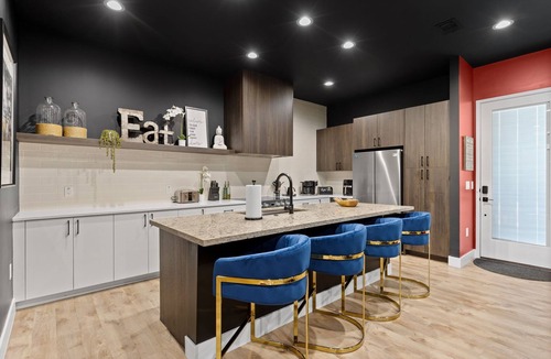 South Manchaca House | Luxury Austin Retreat for 30 with Pool, Sauna, Plunge