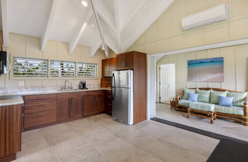 Kailua House | Luxury beachfront villa on a world class beach in Kailua, HI