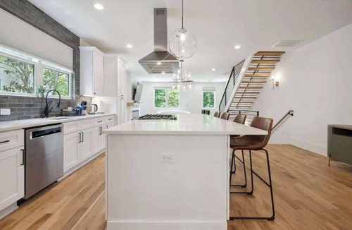 Biddleville House | Luxury Build - King Beds - Minutes to Uptown