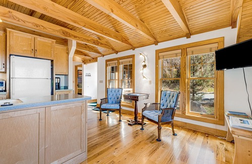 Banner Elk Cottage | Luxury cottage with spacious deck, amazing views & washer/dryer