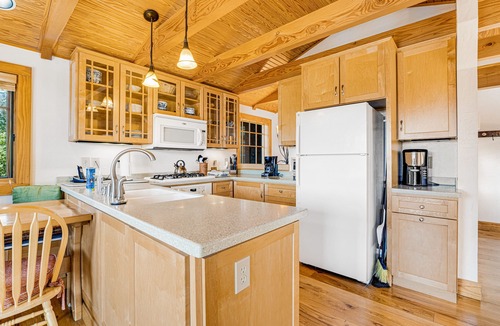 Banner Elk Cottage | Luxury cottage with spacious deck, amazing views & washer/dryer