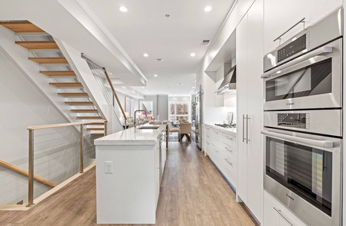 Columbia Heights Condo | Luxury DC Penthouse w/Private Rooftop Deck!