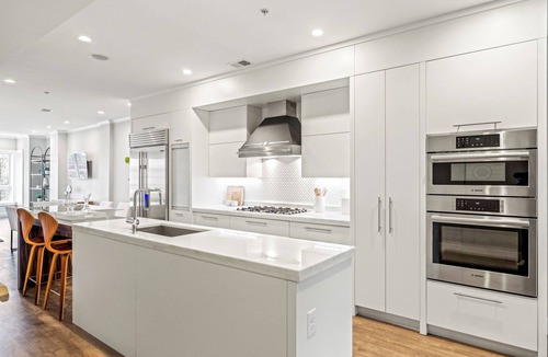 Columbia Heights Condo | Luxury DC Penthouse w/Private Rooftop Deck!