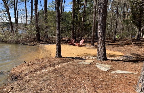 Henrico House | Luxury Family Home w/Dock Bar & Private Sandy Beach on Lake Gaston