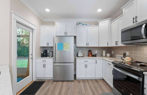 Spanish Wells House | Luxury Hilton Head Villa Getaway 4BR 3 Full BA 1 Half BA Beach Essentials Included