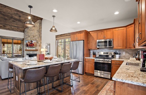 Elk Park House | Luxury Home in Exclusive Community