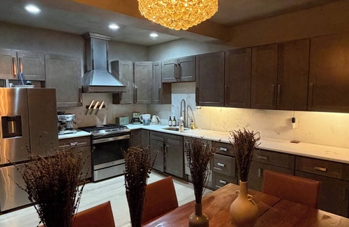 Near Northeast House | Luxury home in the heart of DC for big families and groups!