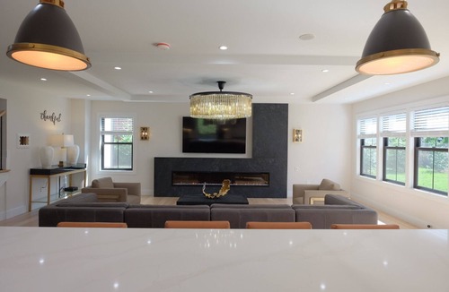 East Falls Church Villa | Luxury home with 9 Bedrooms, 8.5 Baths – 2 minutes walking to metro station.