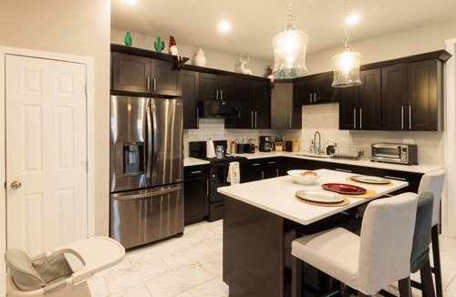 Lithonia House | Luxury King Bed Room/Private Entry & Bathroom