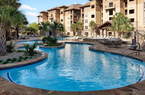 Horseshoe Bay Condo | Luxury King Suite | Large Balcony | Pool + Hot Tub