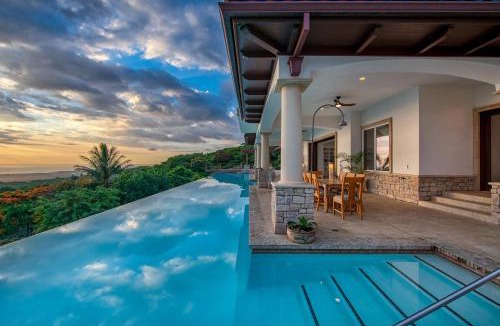 Kailua-Kona Villa | Luxury Kona Mansion - Infinity Pool & Epic Views