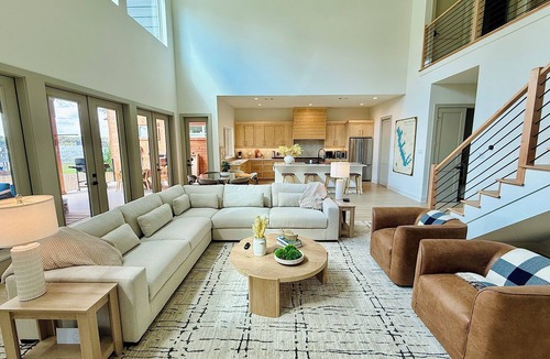 Enchanted Oaks House | Luxury Lakefront - Huge Patio + Private Yard + Dock + Sleeps 14