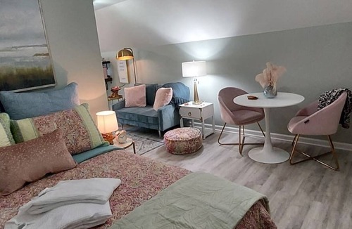 Jacksonville Apartment | Luxury Living / Privacy / 35 Min to Beaches
