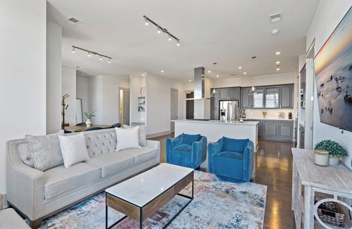McLean Apartment | Luxury Living | Tysons | High Rise | Scenic Views