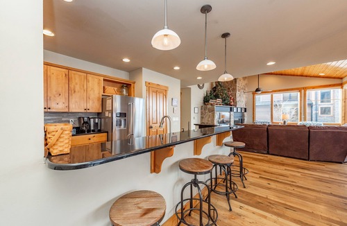 McHenry House | Luxury Lodge by Wisp w/Balcony & Fireplaces