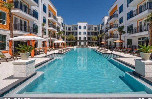 San Marco Apartment | Luxury Loft w/2 BDR Free Gym and Resort Pool