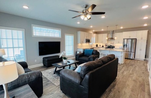 Augusta House | Luxury Medical District Home, EV Charger, Gated #7