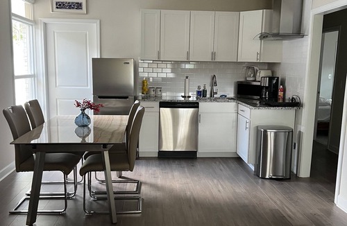 Buford Highway House | Luxury & Modern House, Great Location 3 mins to I- 285 & 85!