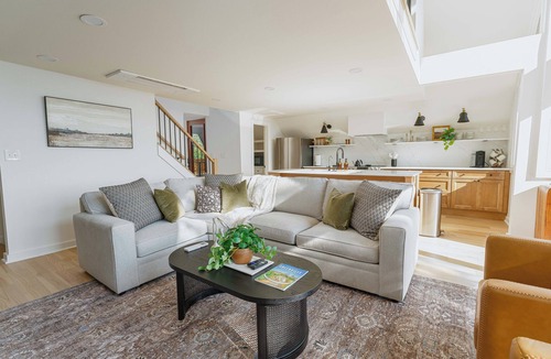 Greenville House | Luxury Mountain Villa - Unbelievable Sunsets - 15min drive to downtown Gville!