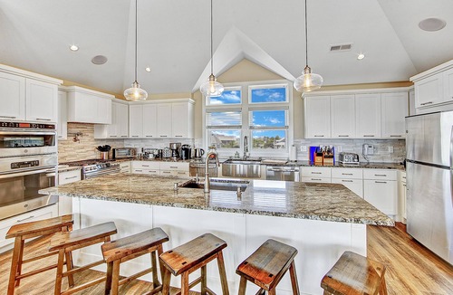 Salvo House | Luxury Oceanfront 6B/6.5B, Elevator, Salt Pool, Hot Tub, Rec Room, Smokefree