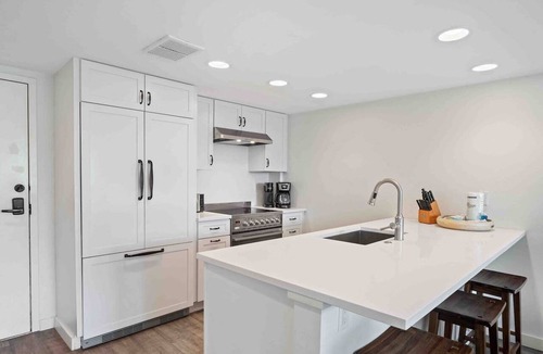 Harbour Town Condo | Luxury Penthouse in the Heart of Harbour Town