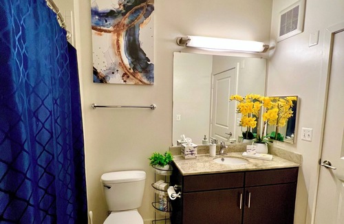 McLean Apartment | Luxury Quiet 1BR Tysons Apt Great for Business Travelers
